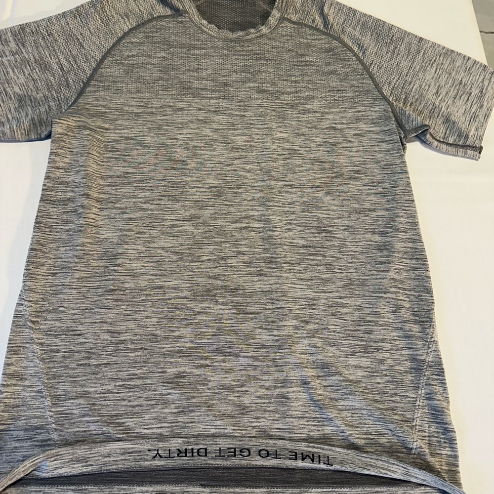 lululemon athletica Gray Short Sleeve Tee